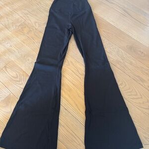 Offline Flare leggings- Women's Black SIZE M